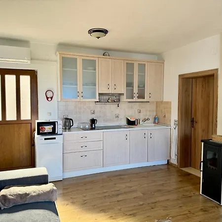 Kristal House Apartman Vinisce