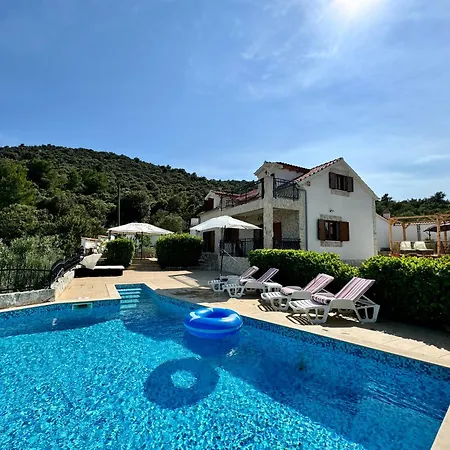 Kristal House